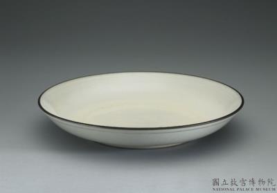 图片[2]-Brush washer with impressed decorations of paired fish and waves in white glaze, Jin to Yuan dynasty, 12th -14th century-China Archive